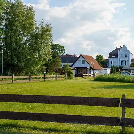 Amelrode Zu Country house Altwarp